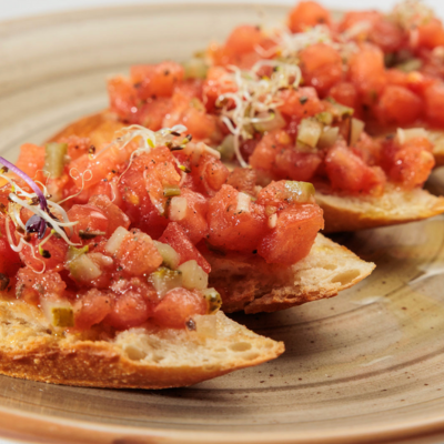 Brusketi sa paradajzom i žalfijom