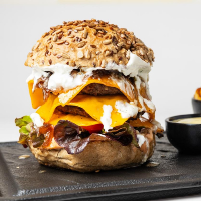 Burger organski juneći tripli