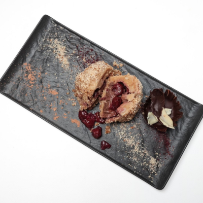 Knedla sa domaćom nutelom i visnjama